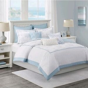 Harbor House Palmetto Bay Luxurious Sky Blue and White 3 Piece Comforter Set